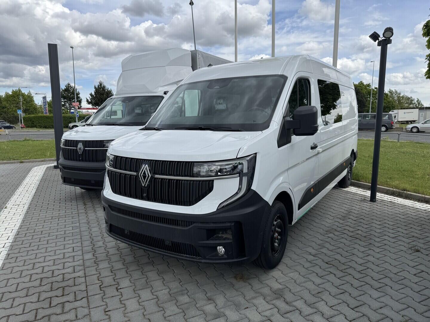 OZ71000735_10.webp_MASTER DVOUKABINA L3 Blue dCi 150 Extra 2.0 110 kW