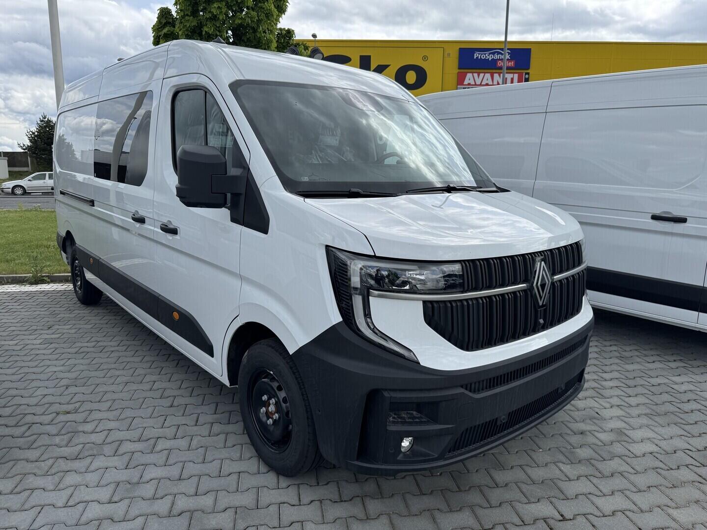 OZ71000735_11.webp_MASTER DVOUKABINA L3 Blue dCi 150 Extra 2.0 110 kW