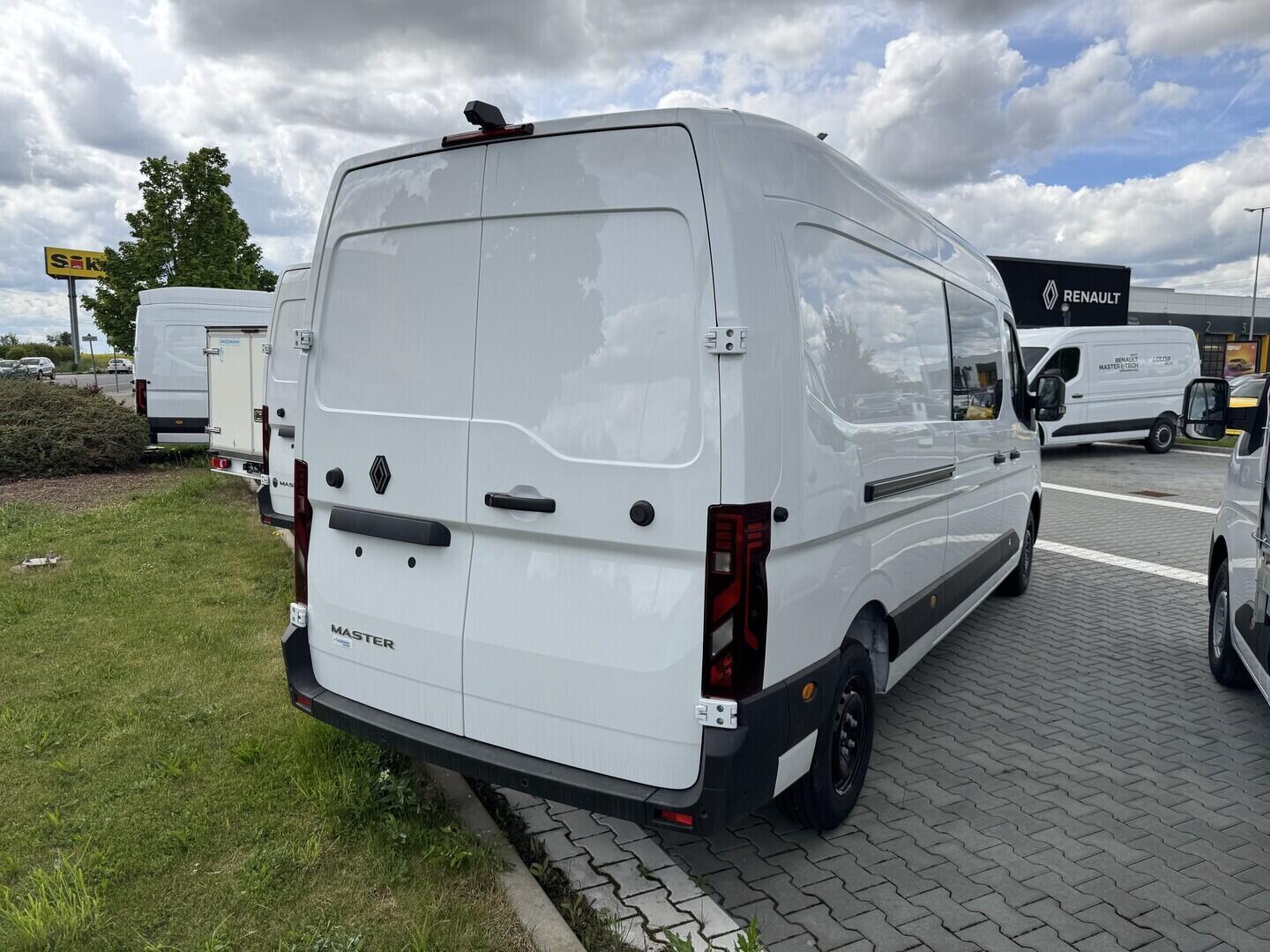 OZ71000735_12.webp_MASTER DVOUKABINA L3 Blue dCi 150 Extra 2.0 110 kW