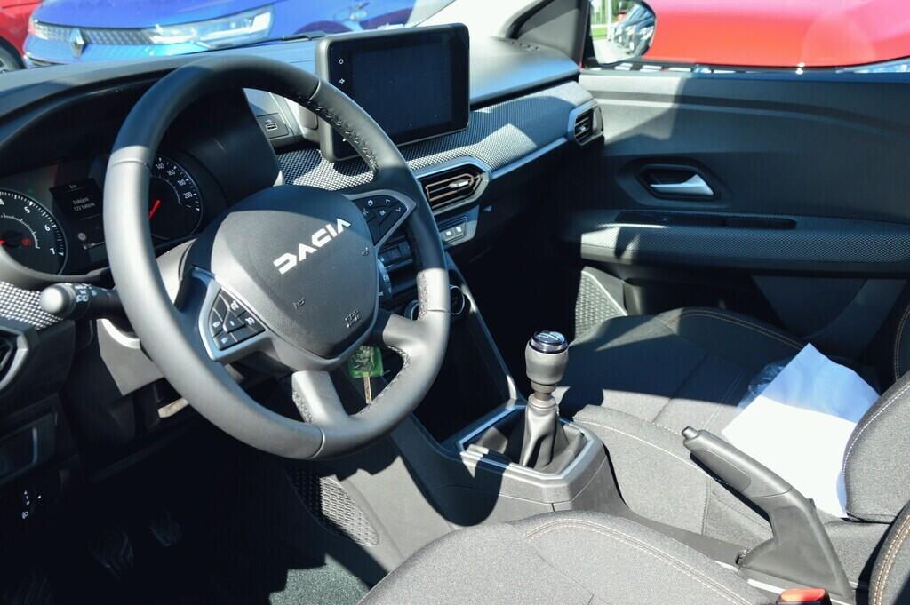 OZ71100748_17.webp_Sandero Stepway Expression ECO-G 100 1.0 74 kW