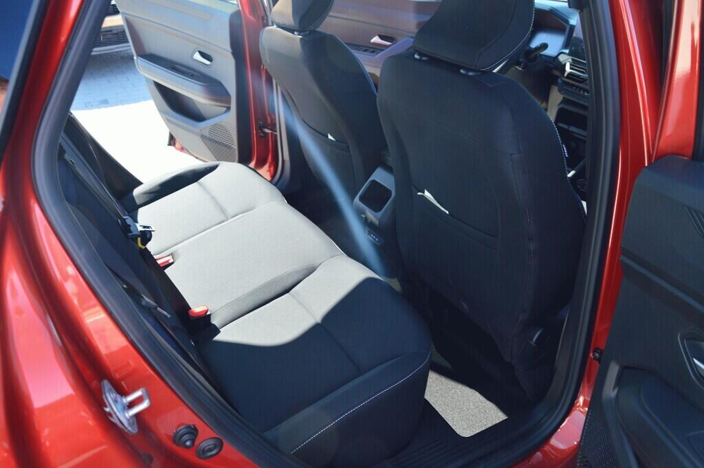 OZ71100857_18.webp_Duster Expression TCe 130 4x4 1.2 96 kW