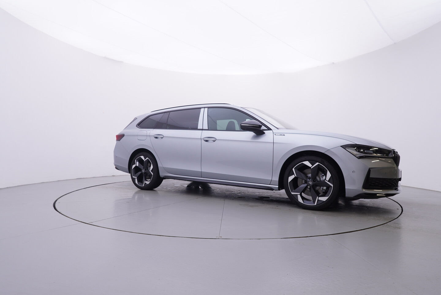 V190-360-A-20260618-191237.webp
