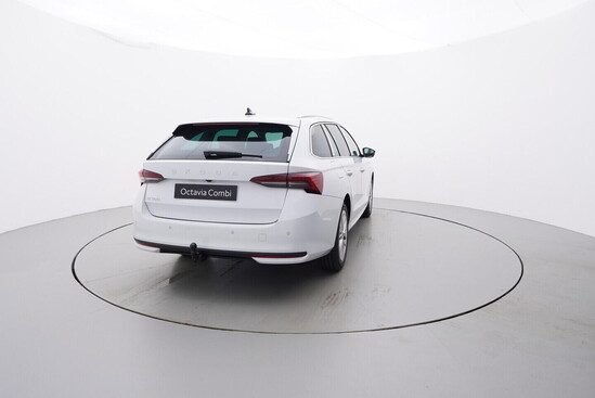 ŠKODA Octavia Combi Top Selection 1,5 TSI 85 kW _5