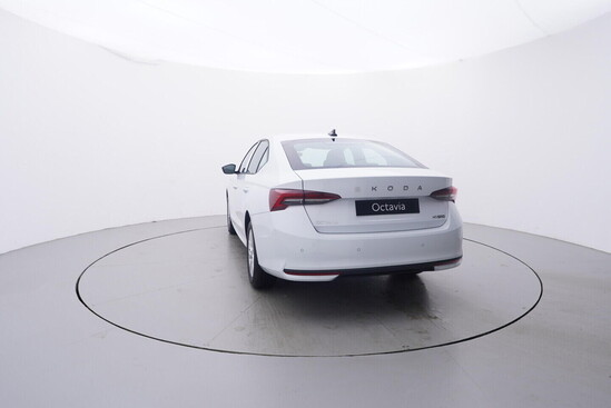 ŠKODA Octavia Selection 1,5 TSI m-HEV 110 kW_4