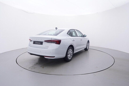 ŠKODA Octavia Selection 1,5 TSI m-HEV 110 kW_5