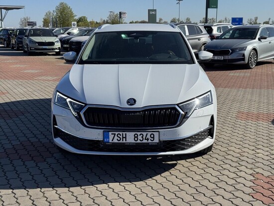 ŠKODA Octavia Combi Exclusive Selection 1,5 TSI m-HEV 110 kW 7-stup. automat._4