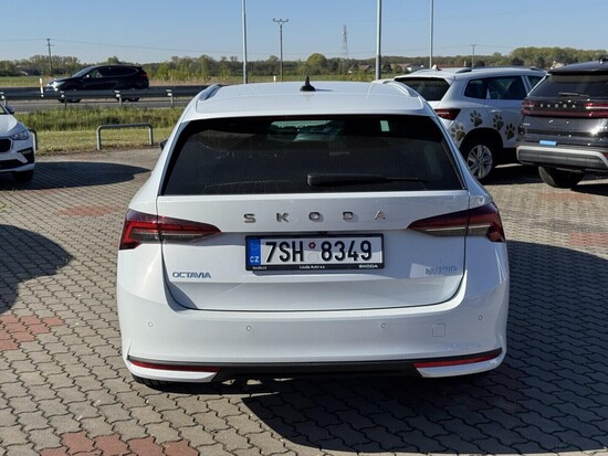 ŠKODA Octavia Combi Exclusive Selection 1,5 TSI m-HEV 110 kW 7-stup. automat._5