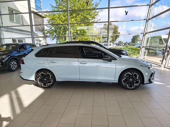 VOLKSWAGEN Golf Variant R-line People  1,5 eTSI 7DSG mHEV 110 kW_3