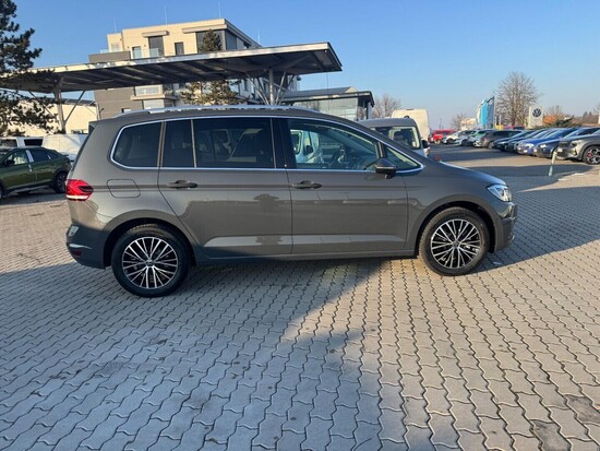 VOLKSWAGEN Touran People 1,5 TSI EVO2 7DSG 110 kW_4