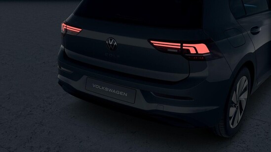 VOLKSWAGEN Golf People 1,5 TSI 85 kW  Operativní leasing od 5.447 kč bez DPH !_4