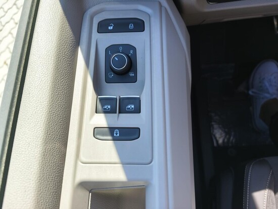VOLKSWAGEN Akční Multivan Long Style 2,0 TSI 150 kW 7 DSG_5