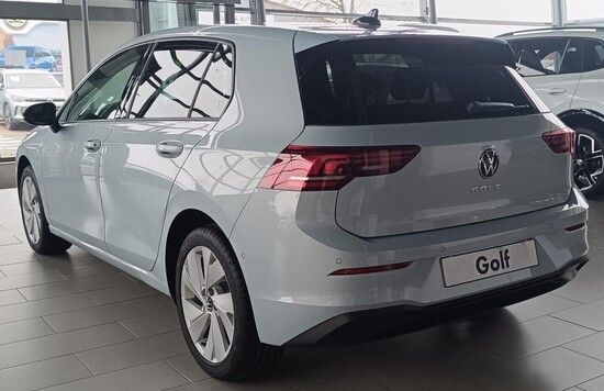 VOLKSWAGEN Golf People 1,5 eTSI 110 kW 7 DSG mHEV_3