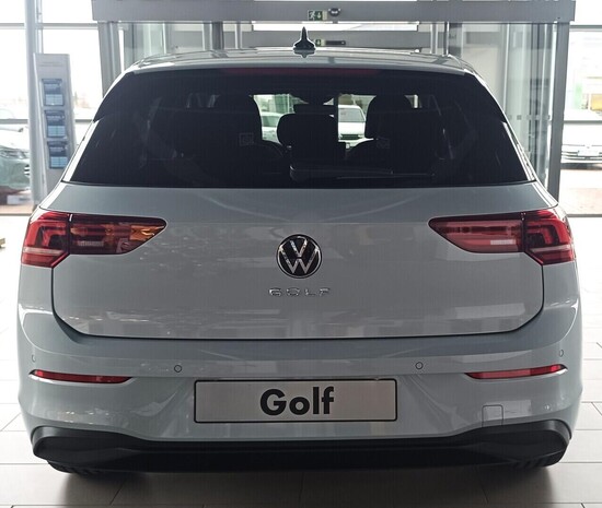 VOLKSWAGEN Golf People 1,5 eTSI 110 kW 7 DSG mHEV_5