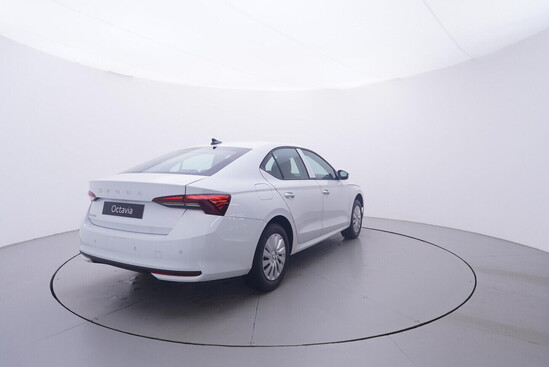 ŠKODA OCTAVIA Essence 2,0 TDI 85 kW_5