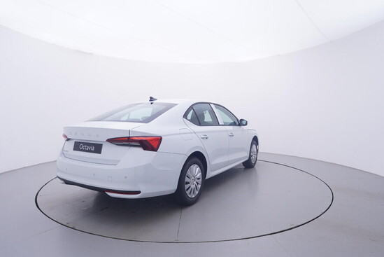 ŠKODA Octavia Essence 2,0 TDI 85 kW 6-stup. mech._5