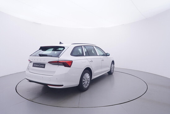 ŠKODA Octavia Combi Essence 2,0 TDI 110 kW 7-stup. automat._5