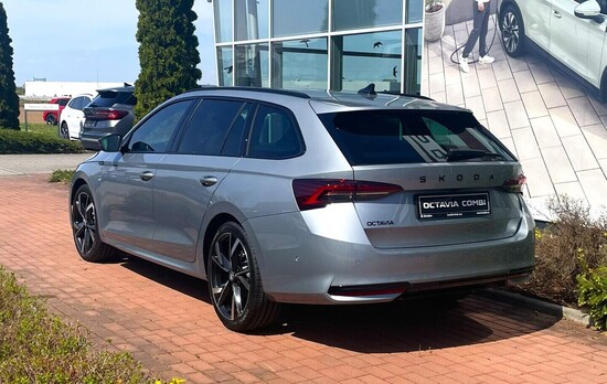 ŠKODA Octavia Combi Sportline 2,0 TDI 110 kW 7-stup. automat._3