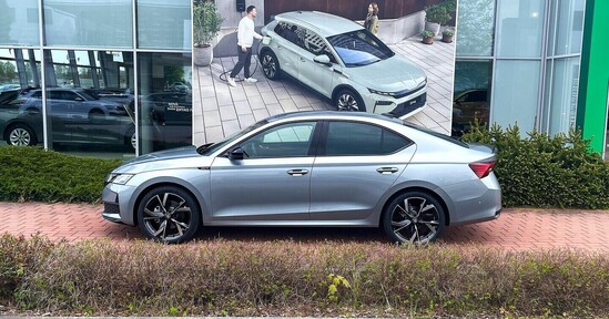 ŠKODA Octavia Sportline 2,0 TDI 110 kW 7-stup. automat._2