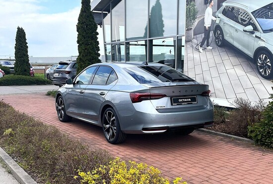 ŠKODA Octavia Sportline 2,0 TDI 110 kW 7-stup. automat._3