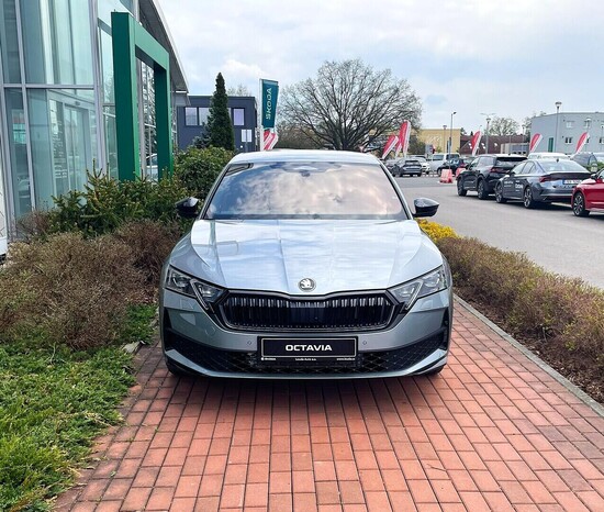 ŠKODA Octavia Sportline 2,0 TDI 110 kW 7-stup. automat._5