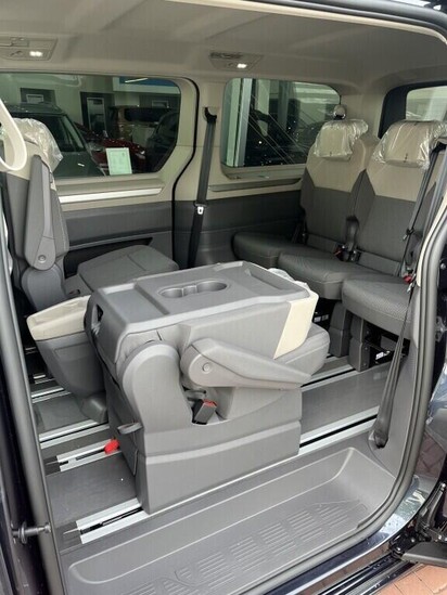 VOLKSWAGEN Multivan Long Life 1,5 TSI PHEV 4M 180 kW Plug-in hybrid_5