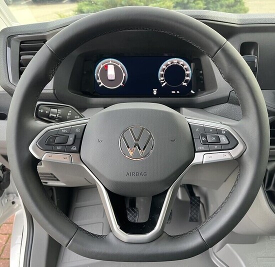 VOLKSWAGEN Akční Crafter skříň 35 103kW 6G FWD DR 103 kW_5