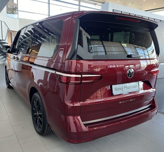 VOLKSWAGEN Akční Multivan Long Style 1,5TSI PHEV 4M 130 kW  6 DSG Plug-in hybrid_2