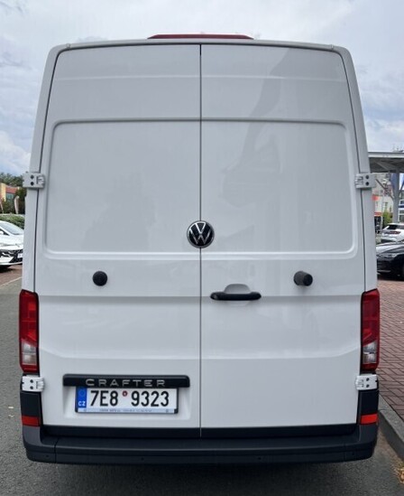 VOLKSWAGEN Crafter skříň 35 2,0 8AU FWD SR 103 kW_3