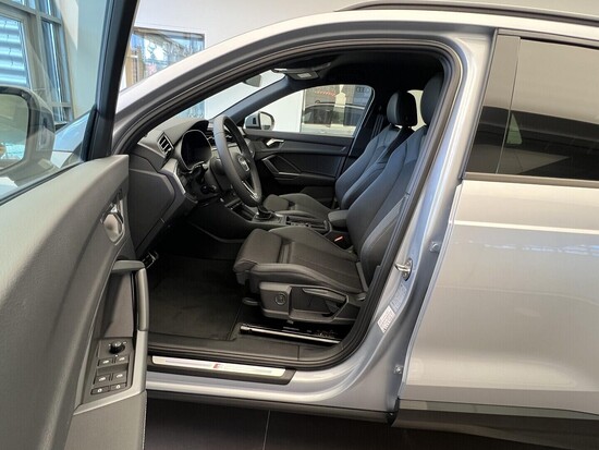 AUDI Q3 Advanced 35 TFSI 110 kW_5