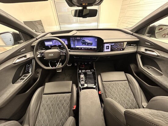 AUDI Q6 SUV e-tron quattro 315 kW_4