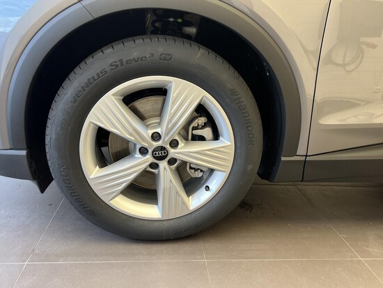 AUDI Q4 40 e-tron 150 kW_5