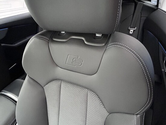 AUDI Q8 SUV TDI quattro 210 kW_4