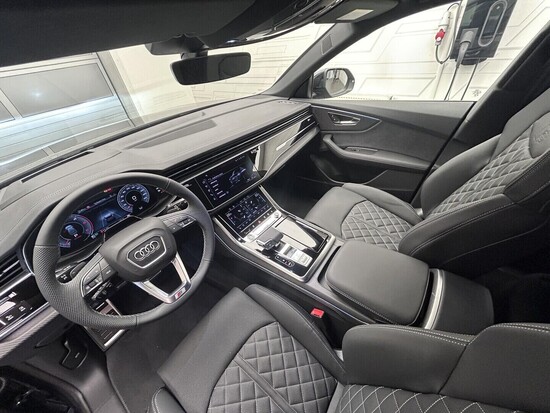 AUDI Q8 SUV TDI quattro 210 kW_4