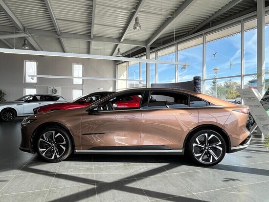 MAZDA 6e Takumi Plus  EV 258ps  190 kW_4