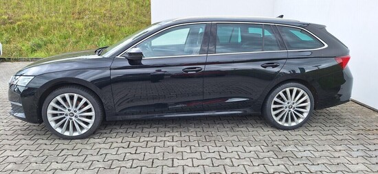 ŠKODA Octavia Combi Exclusive Selection 2,0 TDI 110 kW _2