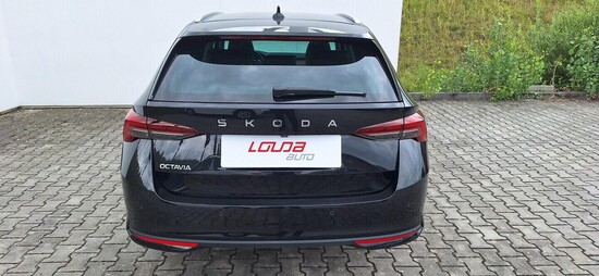 ŠKODA Octavia Combi Exclusive Selection 2,0 TDI 110 kW _4