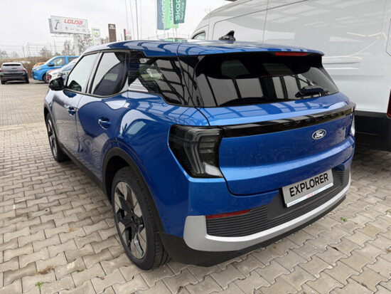 FORD Elektrický Explorer AWD Premium 79 kWh 250 kW_3