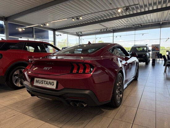 FORD Mustang Fastback 5,0 GT 328 kW_4