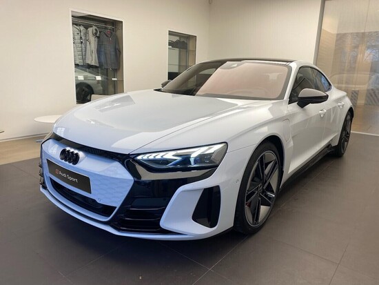 AUDI RS e-tron GT  440 kW  _1