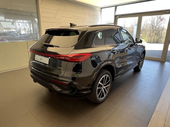 AUDI Q5 S-line 40 TDI quattro STR 150 kW_2