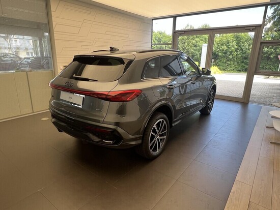 AUDI Q5 S-line 40 TDI quattro STR 150 kW_3