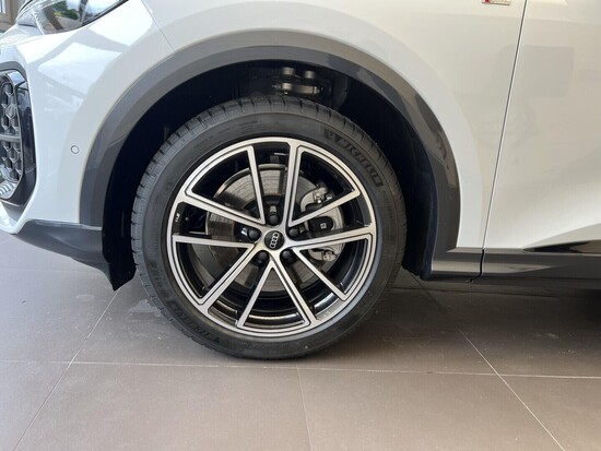 AUDI Q5 S-line 40 TDI quattro STR 150 kW_3