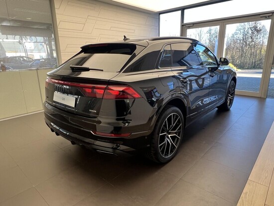 AUDI Q8 SUV 60 TFSI e quattro 360 kW_2