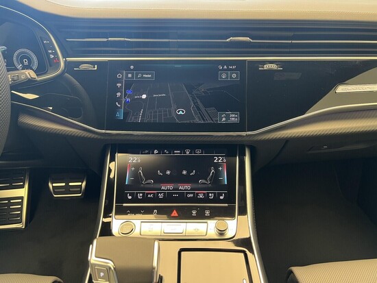 AUDI Q8 SUV 60 TFSI e quattro 360 kW_5