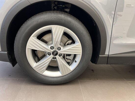 AUDI Q4 40 e-tron 150 kW_5