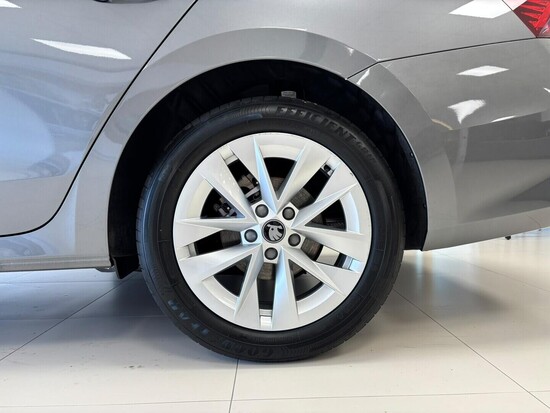 ŠKODA Octavia Combi Selection 1.5 TSI 110 kW_5