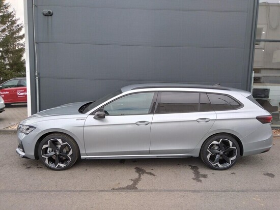 ŠKODA Superb Combi Sportline 2,0 TDI 4x4 142 kW_2