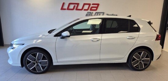 VOLKSWAGEN Golf People 1,5 eTSI 7DSG mHEV 85 kW_2