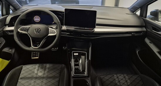 VOLKSWAGEN Golf V. R-line People  1,5 eTSI 7DSG mHEV 110 kW_4