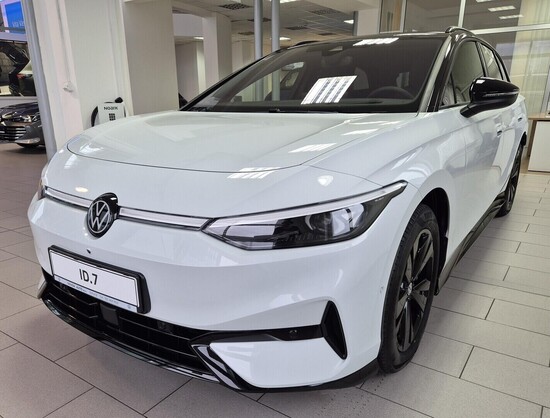 VOLKSWAGEN ID.7 Tourer Pro People 77 kWh 210 kW_1